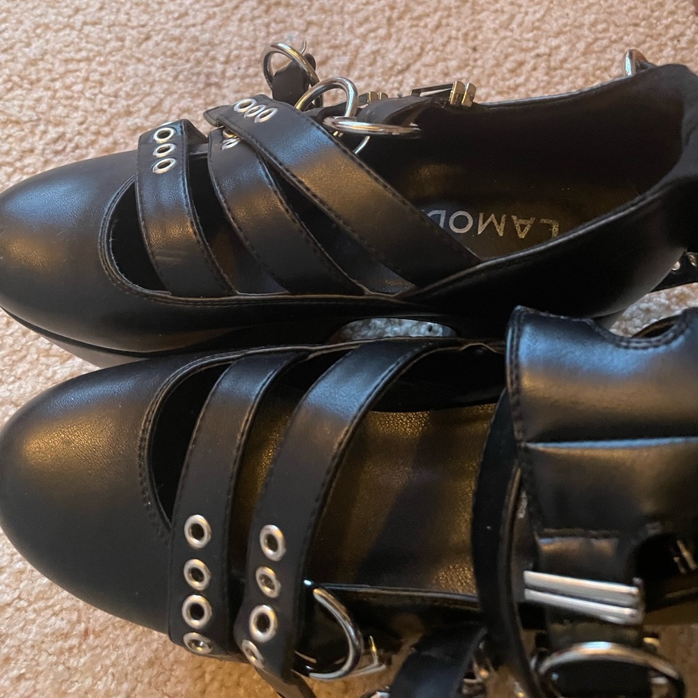 Black Goth platforms🖤